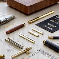 Accessoires et outils spécialisés pour calligraphie